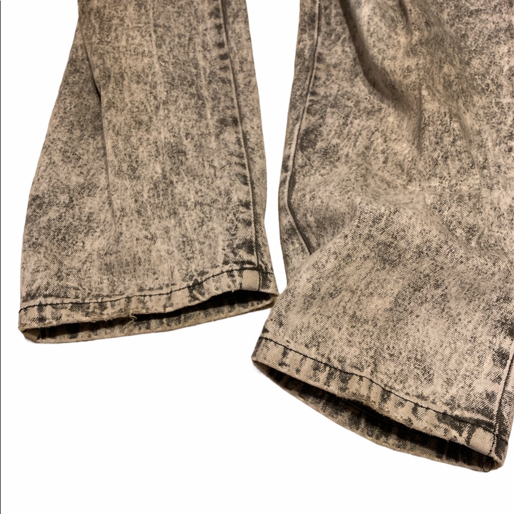 Cherokee Vintage Acid Wash High Waisted Jeans - Picture 8 of 8